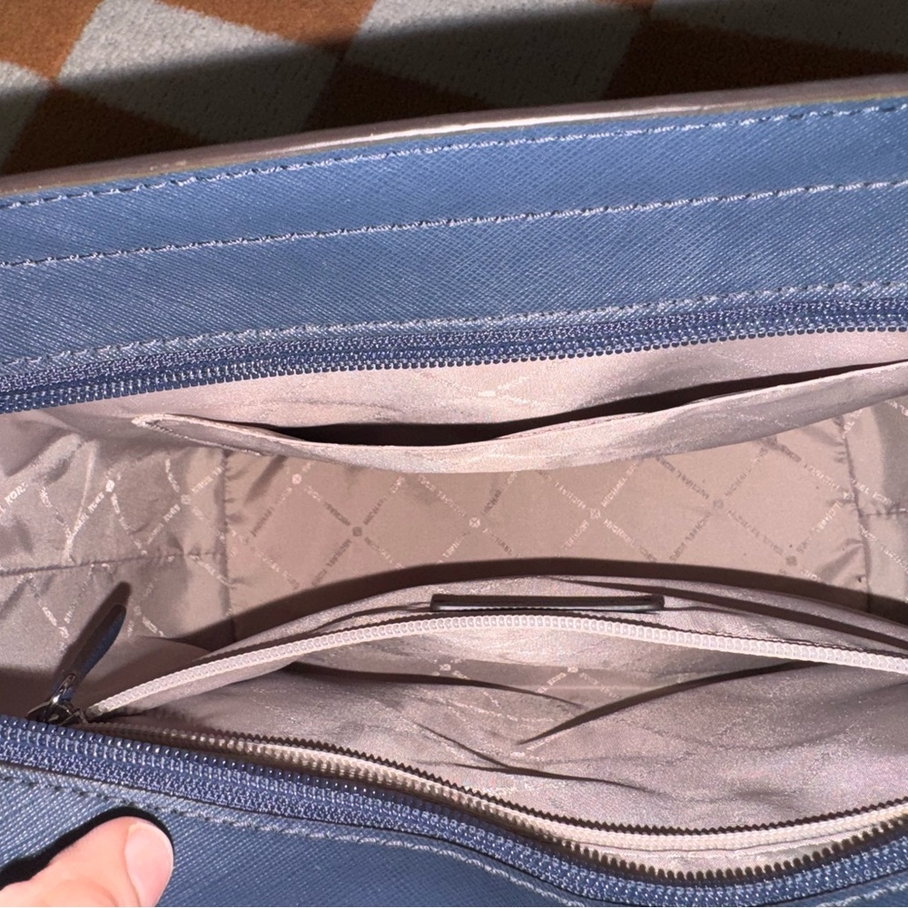 Michael Kors Navy Blue Tote Bag - Picture 4 of 8